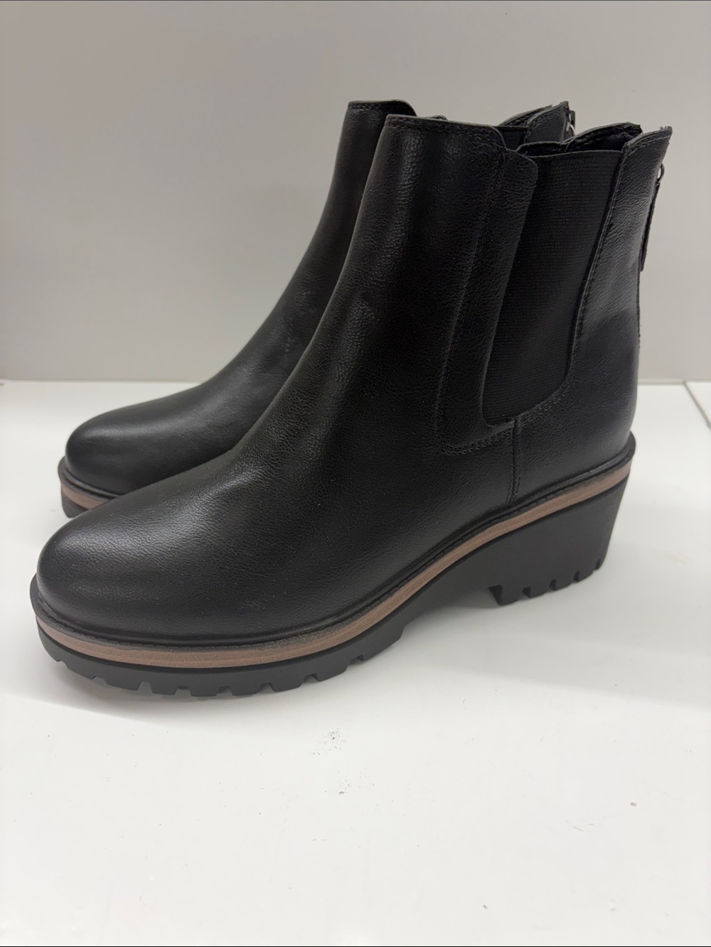 New MIA Sefi Chelsea Boot in Black Women’s size 8.5
